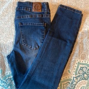 Tahari skinny jeans